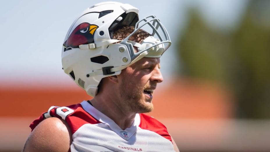 Arizona Cardinals Player Pledges to Pay for Funeral So Fan May Keep Her Memorabilia