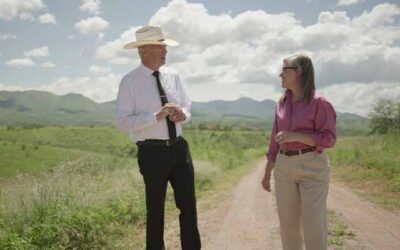 Katie Hobbs Features Campaign Support From Sheriff Who Denied Border Crisis