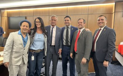 RFK Jr., Rob Schneider Join AZ Legislators For Passage Of Bill Banning Toxic Food In Schools