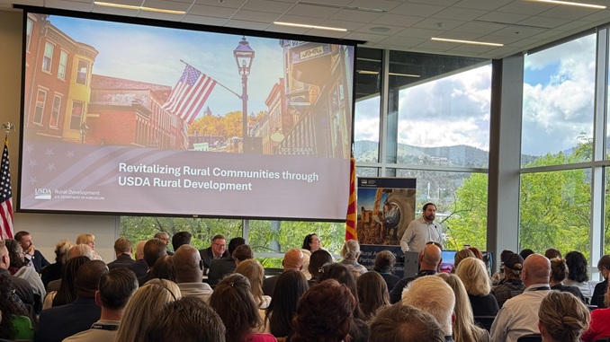 Rep. Crane speaks at meeting